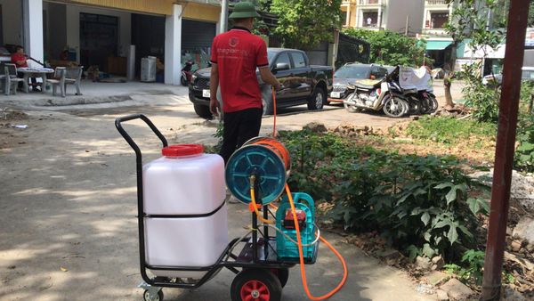 Máy phun tưới cây cảnh dùng ắc quy di động Turbo TBA60