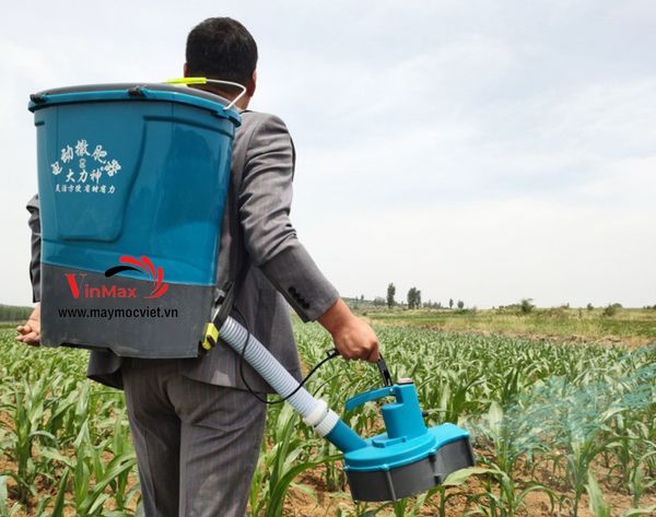 Máy phun rải phân acquy 12V Turbo TBP12