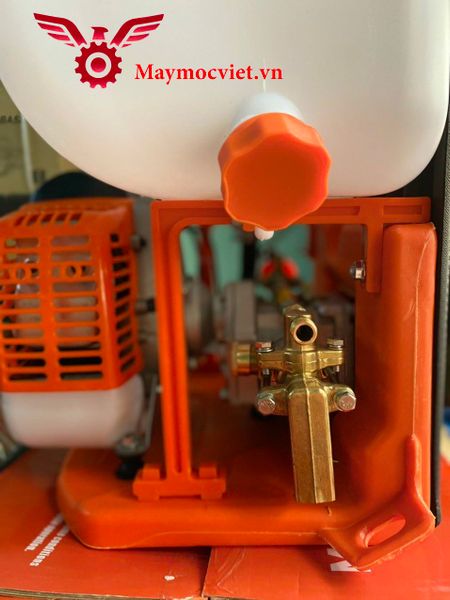 Máy phun thuốc 2 thì Mitsuyama TL768B