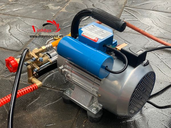 Máy phun thuốc xách tay điều khiển từ xa Turbo TB1100