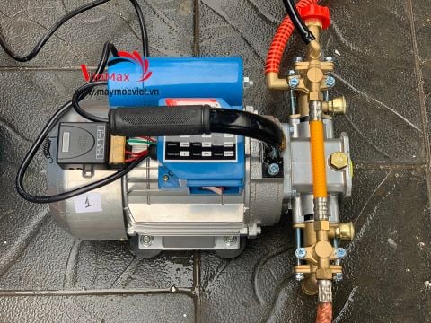 Máy phun thuốc xách tay điều khiển từ xa Turbo TB1100