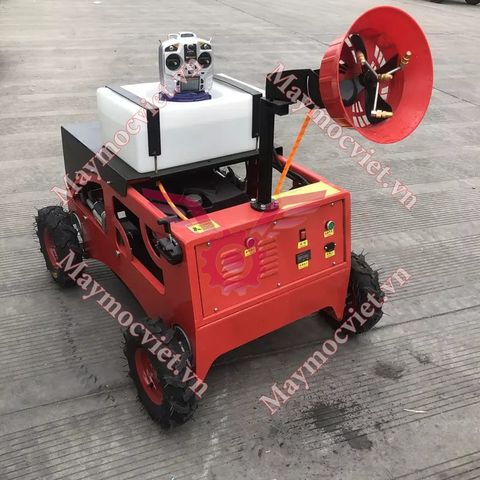 Xe phun thuốc trừ sâu điều khiển từ xa Vinmax XPT7HP