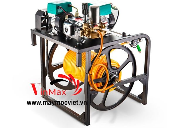 Máy phun thuốc trừ sâu Tự Động điều khiển từ xa Turbo TBP1800