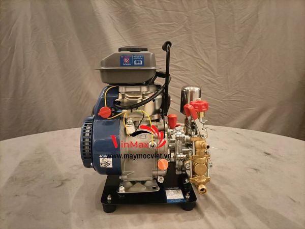 Máy phun xịt thuốc đầu liền Turbo TBP154F