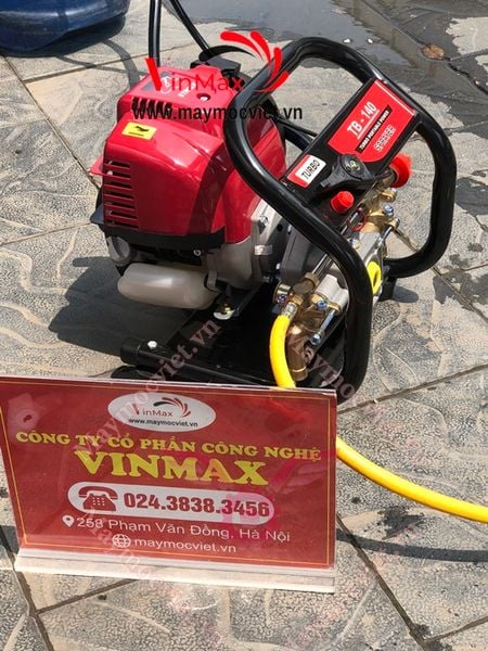 Máy phun thuốc xách tay Turbo TB140 tặng 20 mét dây phun