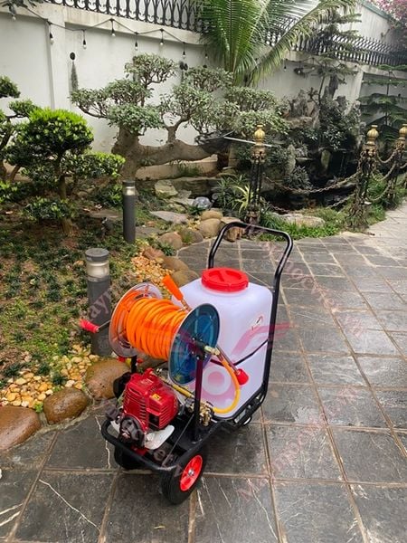 Máy phun thuốc khử trùng xe đẩy 60 lit VMPX60 ( động cơ Trung Quốc )