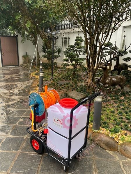 Máy phun thuốc khử trùng xe đẩy 60 lit VMPX60 ( động cơ Trung Quốc )