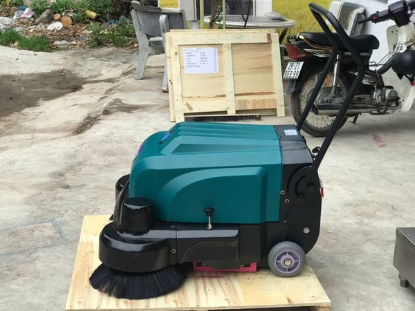 Máy quét rác đẩy tay dùng acquy KRAFFER KF106