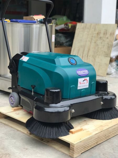 Máy quét rác đẩy tay dùng acquy KRAFFER KF106