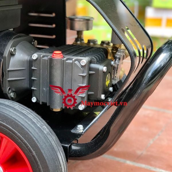 Máy rửa xe cao áp Hakuda 3000A