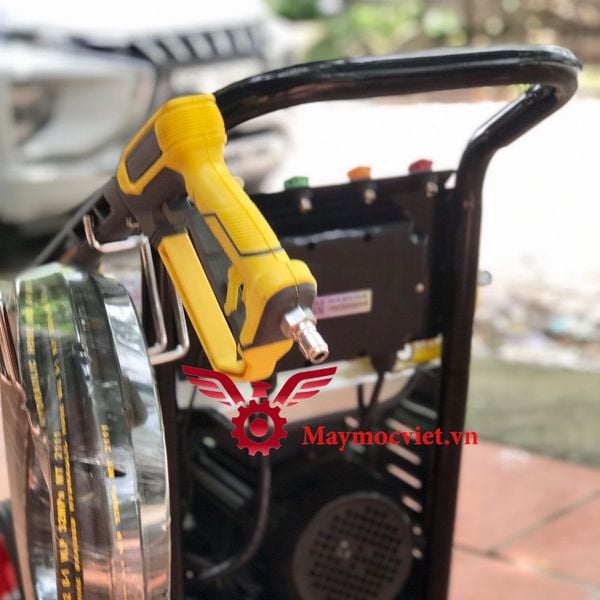 Máy rửa xe cao áp Hakuda 3000A