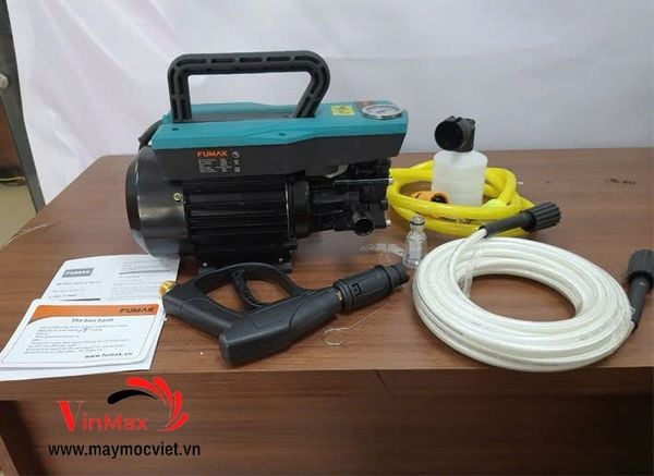 Máy rửa xe Fumak FM18, công suất 1900W