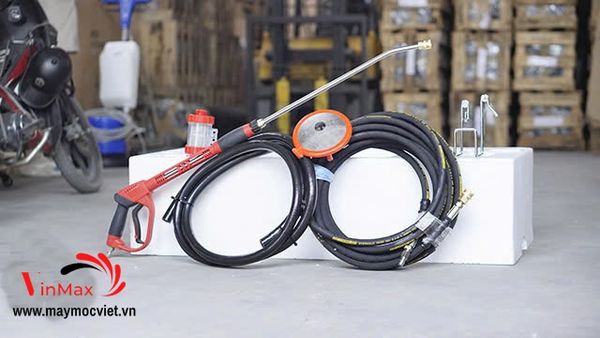 Máy rửa xe tự động ngắt Kumisai KMS 220/5.5
