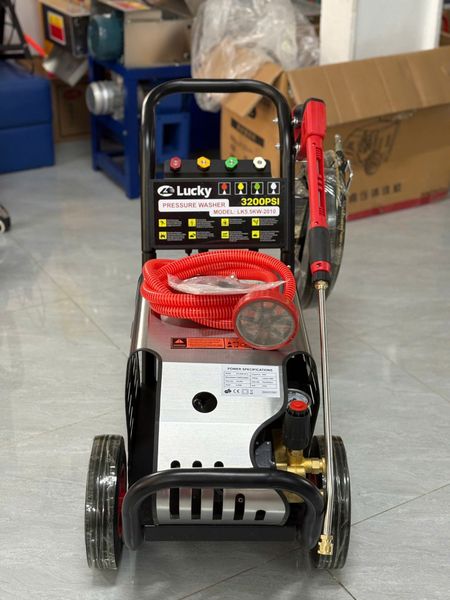 Máy rửa xe ô tô 3 pha 5.5kw Lucky 3200PSI tự ngắt