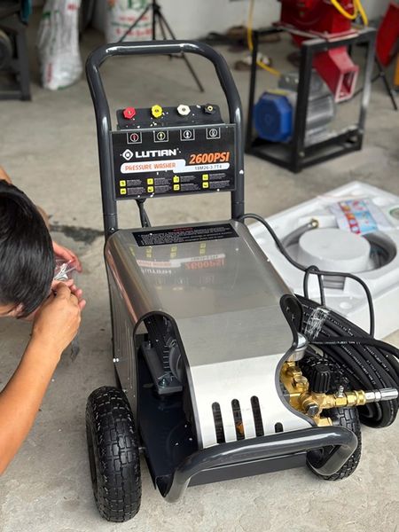 Máy phun rửa xe Lutian 1 pha 3.7kw 18M26-3.7T4