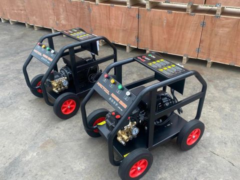 Máy rửa xe cao áp 3Kw Mactool FM-3S4