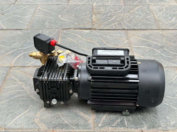 Máy xịt rửa tự động Turbo OS1100A tự động chỉnh áp