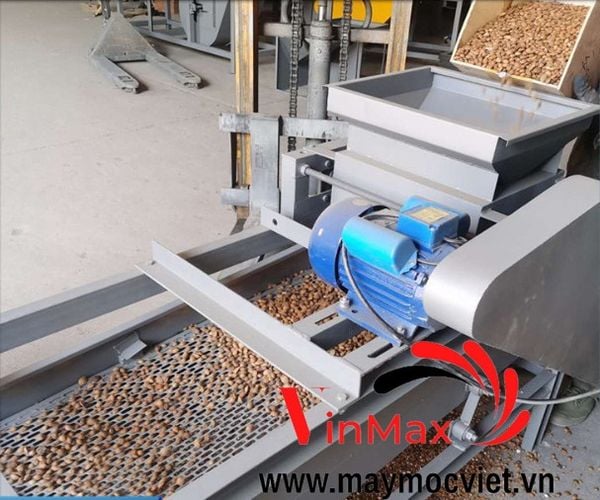 Máy tách vỏ hạnh nhân Vinmax VMHN1500