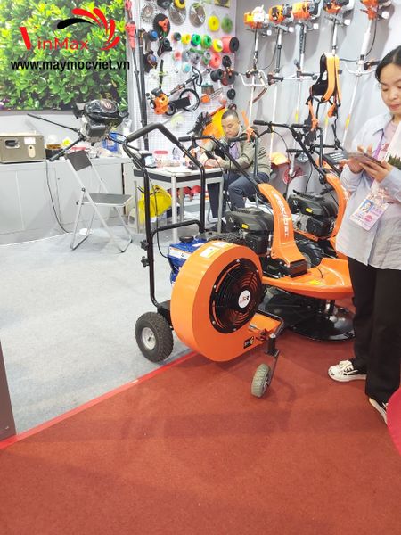 Máy thổi lá cây chạy xăng đẩy tay Turbo TBP04
