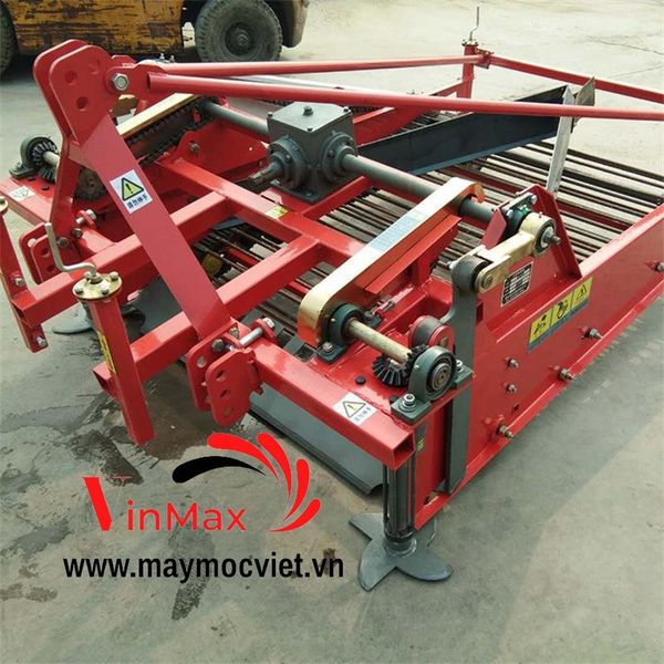 Máy thu hoạch tỏi, khoai lang, khoai tây gắn máy kéo Turbo TBTH24