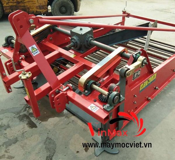 Máy thu hoạch tỏi, khoai lang, khoai tây gắn máy kéo Turbo TBTH24