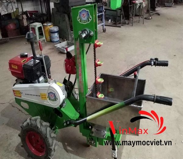 Máy trồng khoai tây Turbo TBK70D