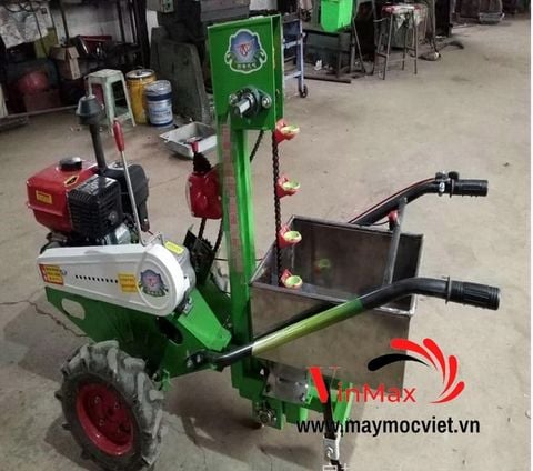 Máy trồng khoai tây Turbo TBK70D