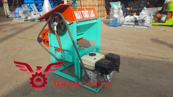 Máy tuốt đậu phộng mini đầu nổ VINMAX TL65