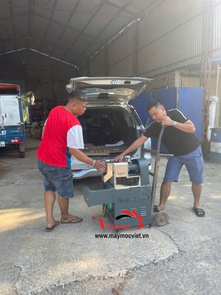 Máy xát gạo mini phễu inox sàng rung 3 cấp Hoàng Anh 5555