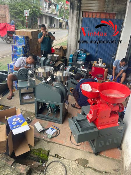 Máy xát gạo mini phễu inox sàng rung 3 cấp Hoàng Anh 5555