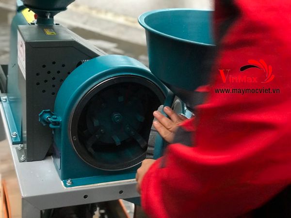 Máy xát gạo hộp kèm lọc sạn sàng rung VMXG5555