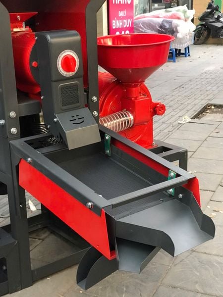 Máy xát gạo liên hoàn có gầu tải  Turbo TLH600