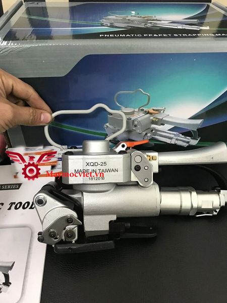 Máy đóng đai nhựa khí nén XQD 25
