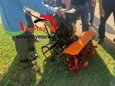 Máy xới đất 2 cầu dàn xới trước Hwasdan HD2C