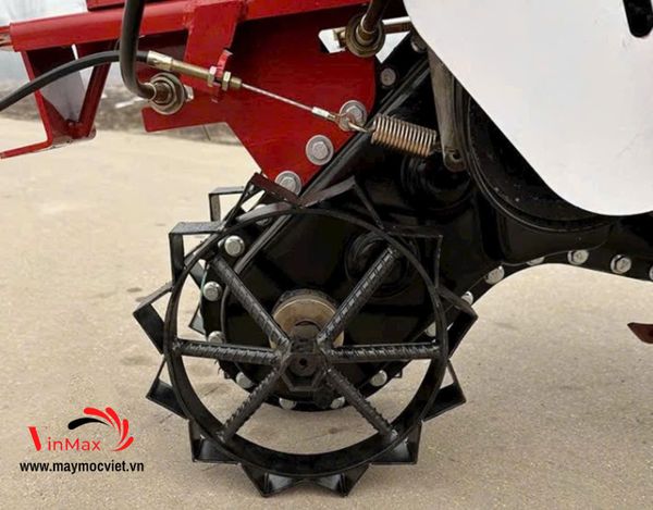 Máy xới đất kết hợp đào rãnh cầu trước dùng xăng Turbo TB650