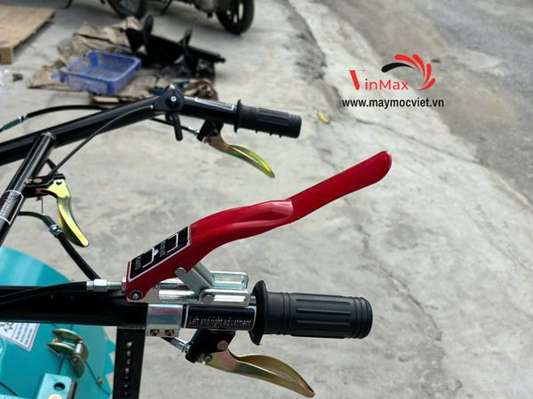 Máy xới đất dầu chuyển hướng cầu sau KAMA 188CF