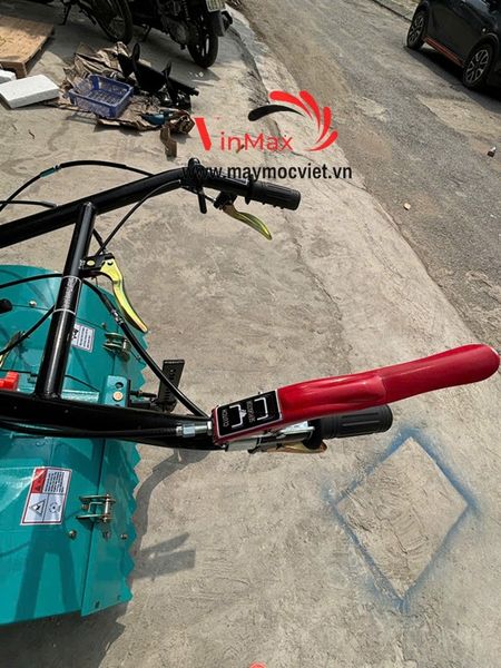 Máy xới đất dầu chuyển hướng cầu sau KAMA 188CF