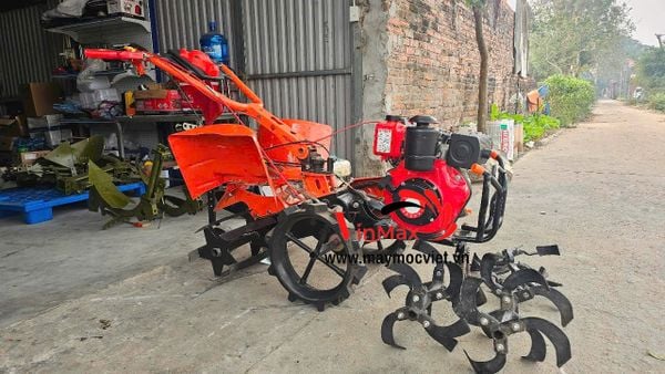 Máy phay đất, xới đất chạy dầu cầu sau Kawasaki KP173