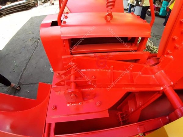 MÁY BĂM CỎ CÔNG NGHIỆP ĐA NĂNG BVM15