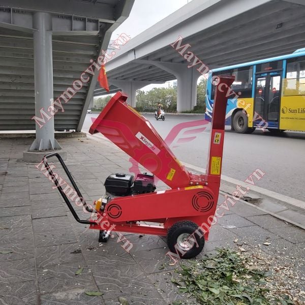 Máy băm cây 4 thì Sumo MT70