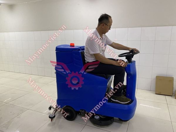 Máy chà sàn ngồi lái HiClean HC 1350