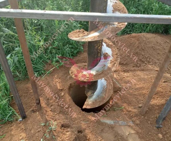 Máy khoan đất Kawasaki 15HP