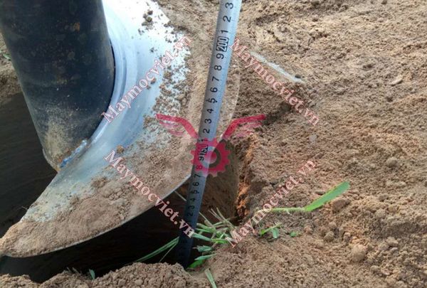 Máy khoan đất Kawasaki 15HP