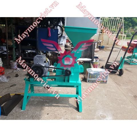 Máy nghiền cám, bột thảo dược 18 búa đập NVM18