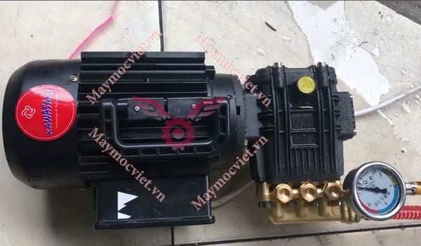 MÁY XỊT RỬA ÁP LỰC CAO KAWASAKI 1300