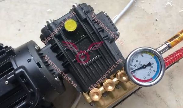 MÁY XỊT RỬA ÁP LỰC CAO KAWASAKI 1300