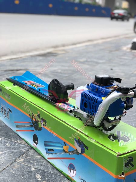 Máy cắt tỉa hàng rào tầm thấp Sumo VM230 động cơ 2 thì lam 70cm