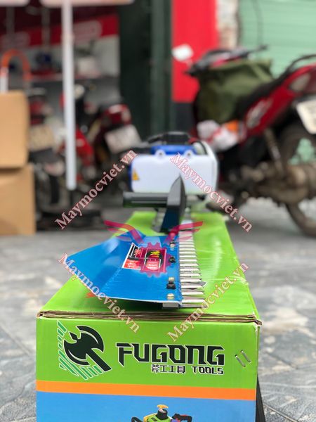 Máy cắt tỉa hàng rào tầm thấp Sumo VM230 động cơ 2 thì lam 70cm