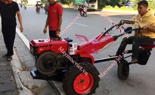 MÁY CÀY RUỘNG 3 BÁNH NGỒI LÁI LẮP ĐẦU NỔ D8 SAVI-D8