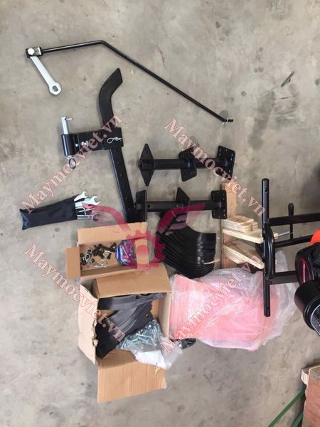 MÁY XỚI ĐẤT CHẠY DẦU HUSPANDA HXD1100